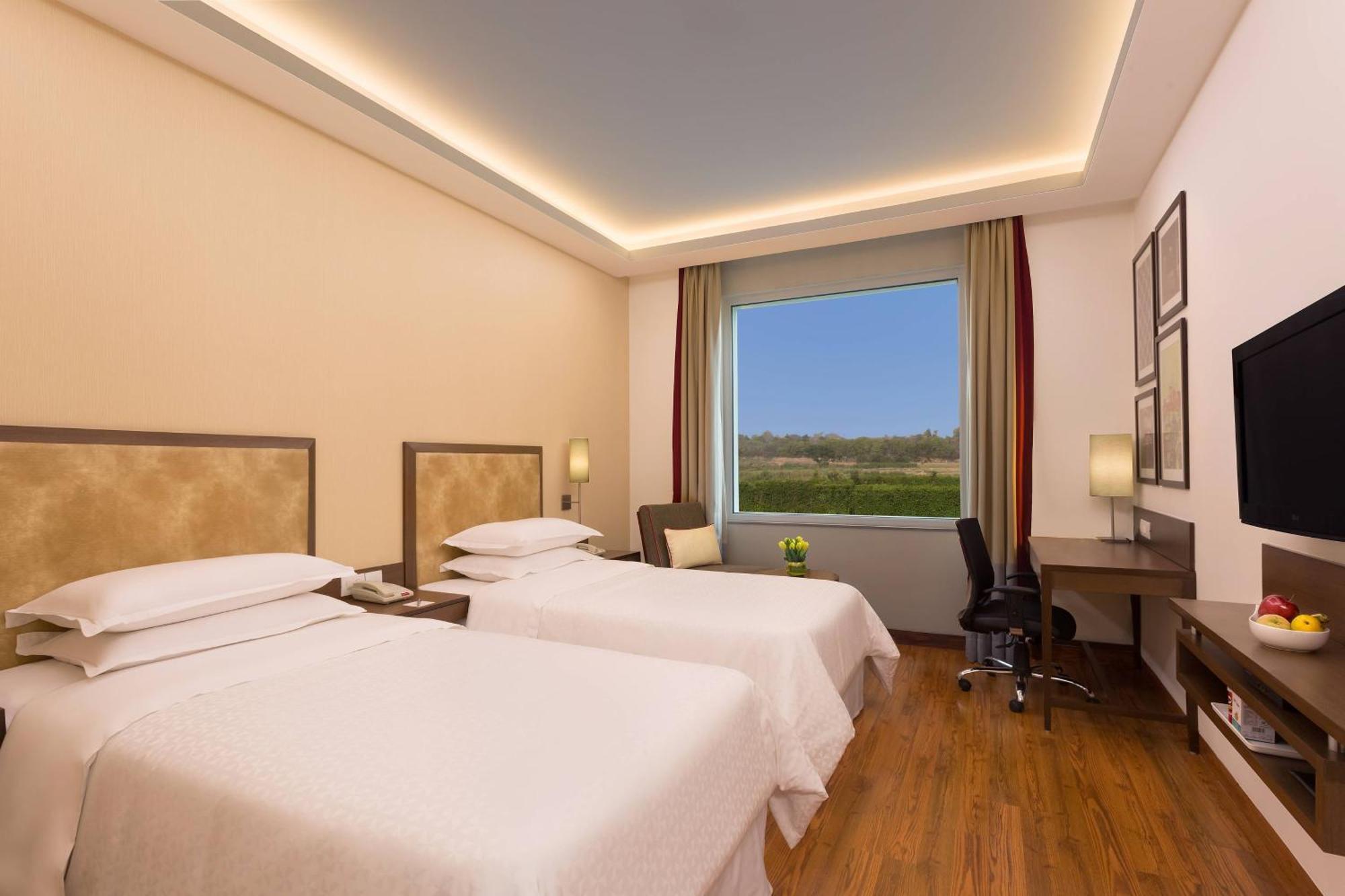 Four Points By Sheraton New Delhi, Airport Highway Ngoại thất bức ảnh