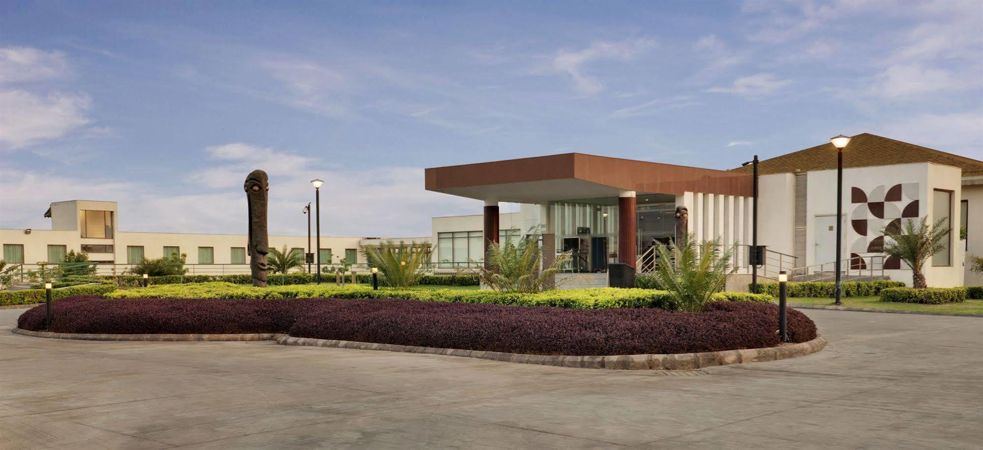Four Points By Sheraton New Delhi, Airport Highway Ngoại thất bức ảnh